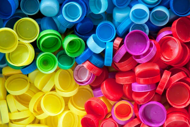 Reciclagem com tampa de garrafa pet